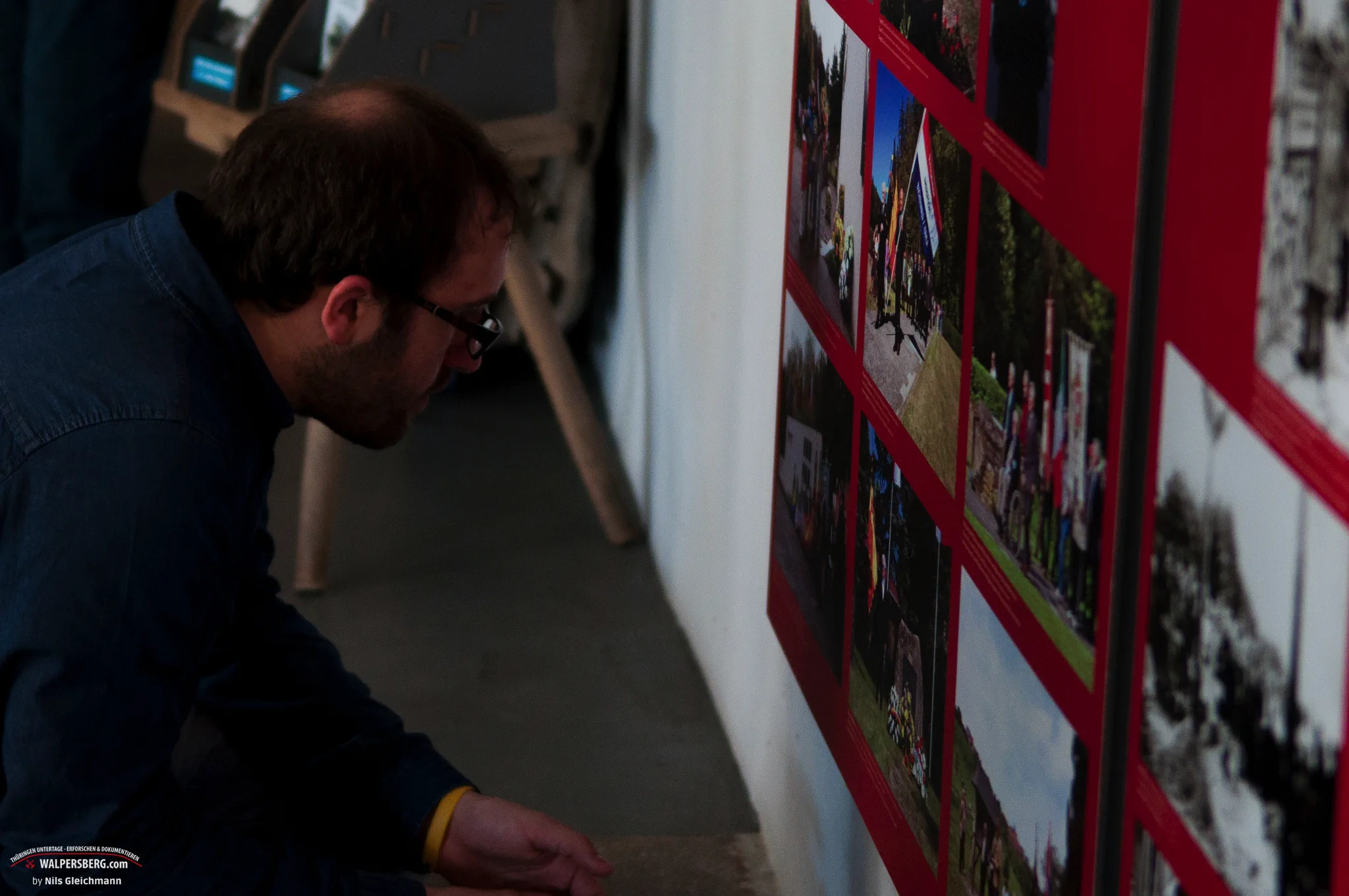 Exponate und Infotafeln im Dokumentationszentrum Walpersberg