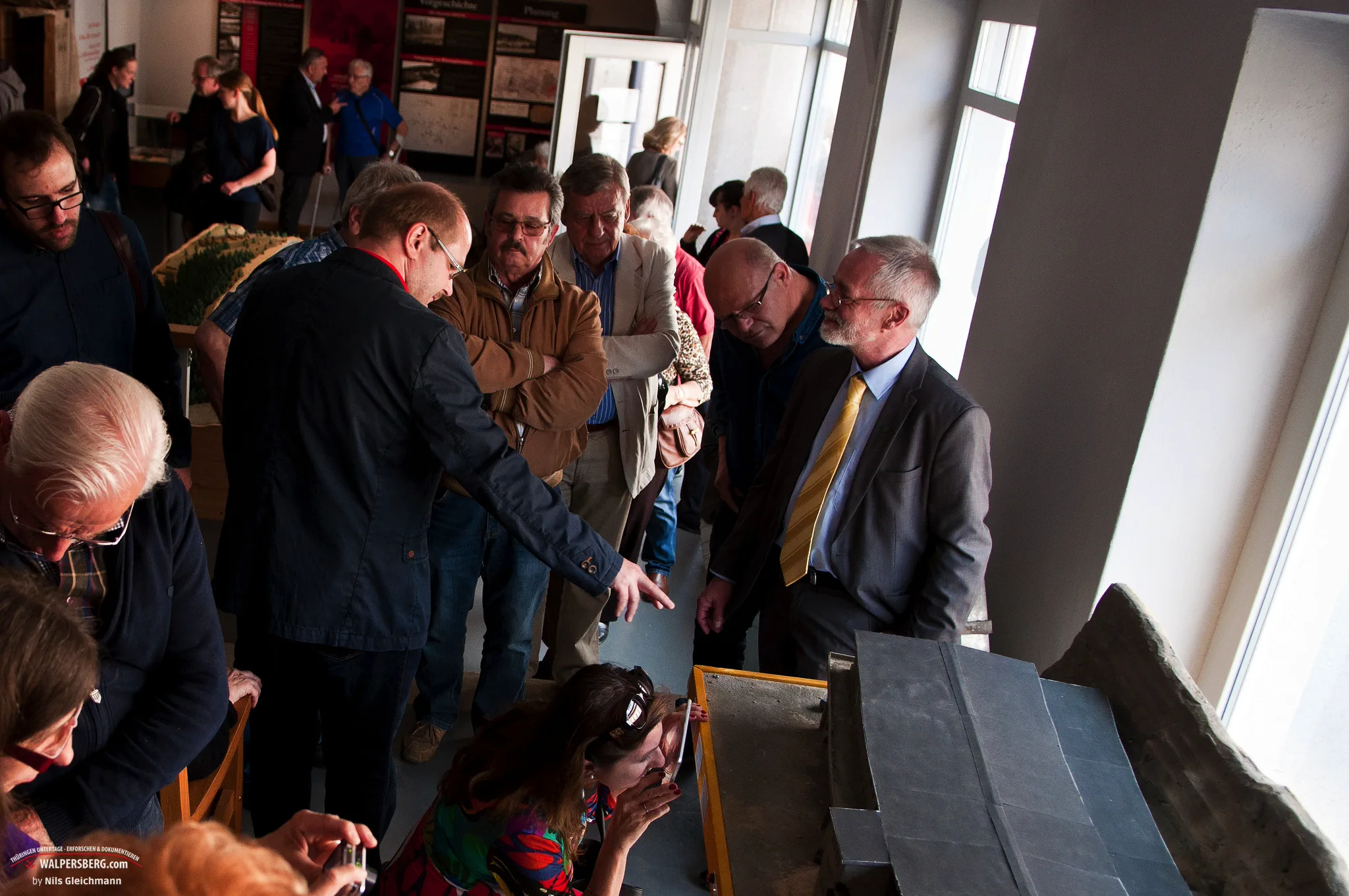 Detailaufnahme einer Vitrine im Dokumentationszentrum Walpersberg