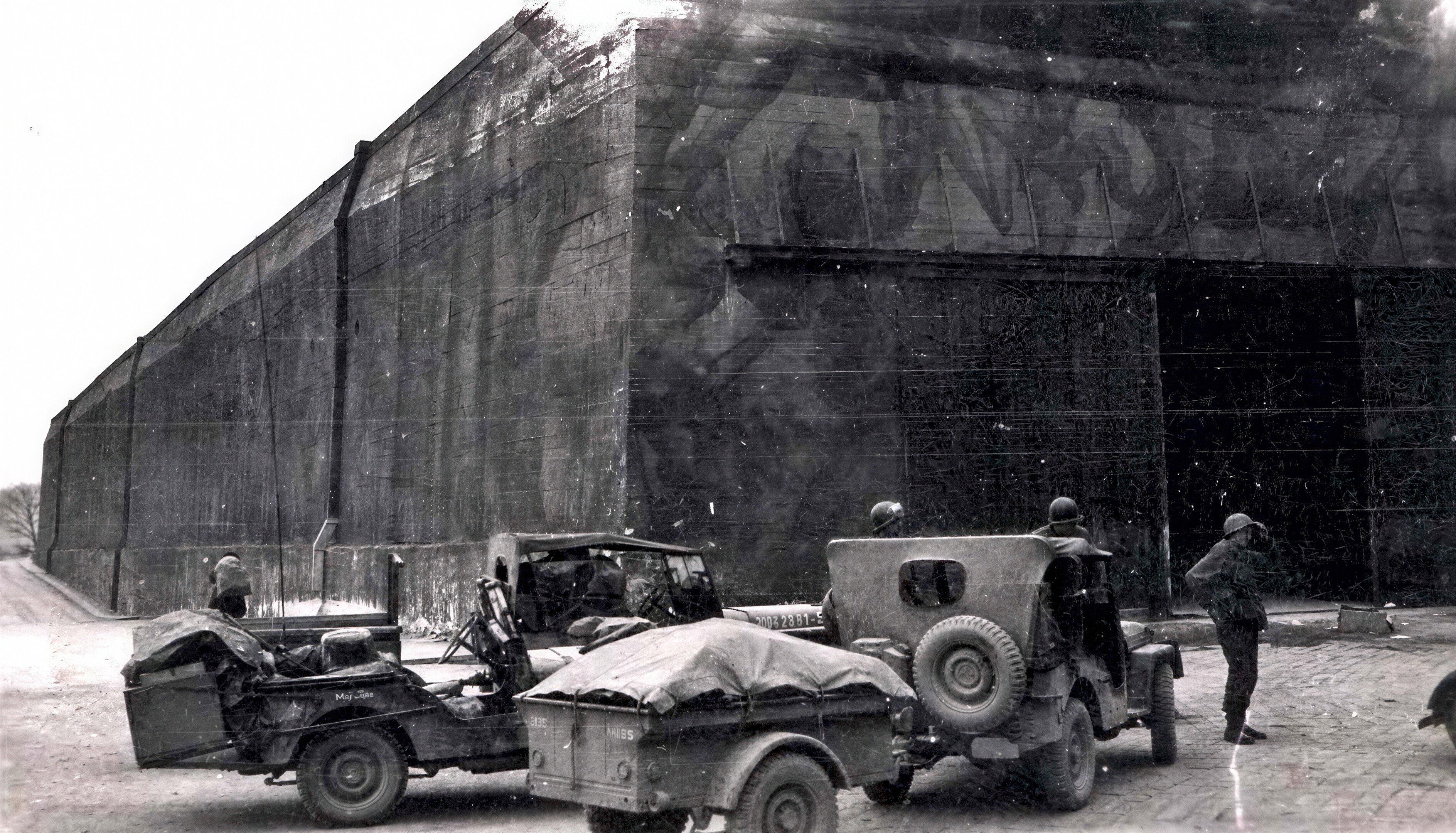 Soldato statunitense nel bunker 0 del Walpersberg nel 1945